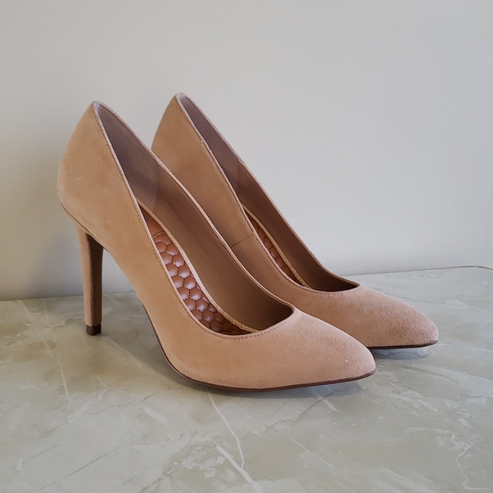 Dolce Vita Oaklee blush suede pumps 6.5 never worn